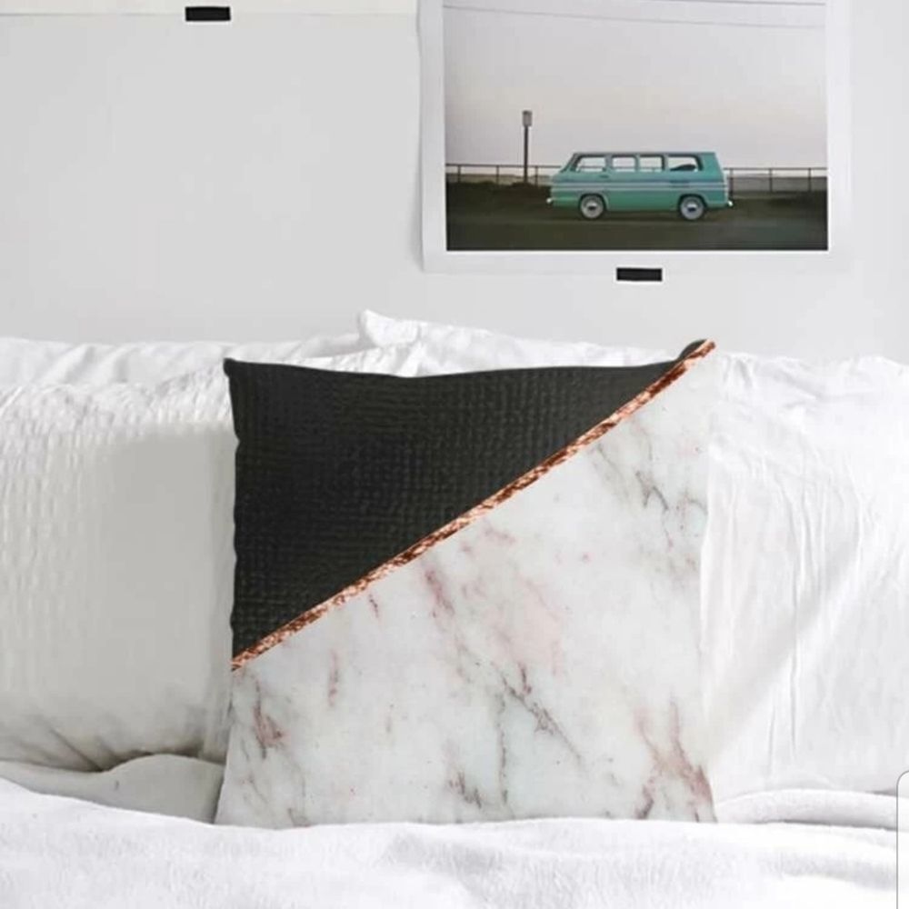 HP🎉🥳🍾 Marble throw pillow
